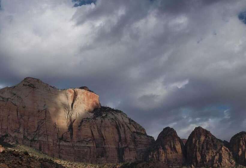 בית מלון כפרי Holiday Inn Express Springdale   Zion National Park Area, An Ihg