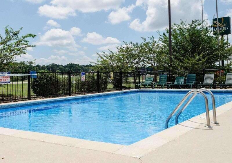 Отель Quality Inn Louisville