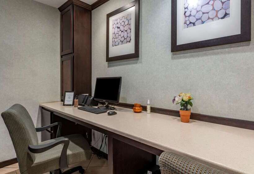호텔 Quality Inn