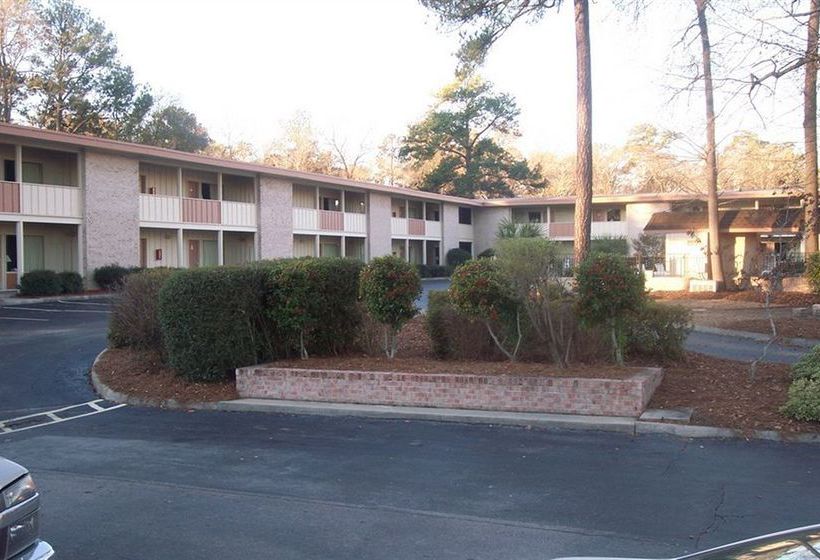 فندق Riverside Inn