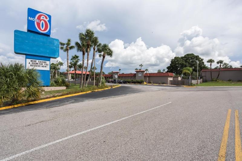 منتجع Motel 6spring Hill, Fl  Weeki Wachee
