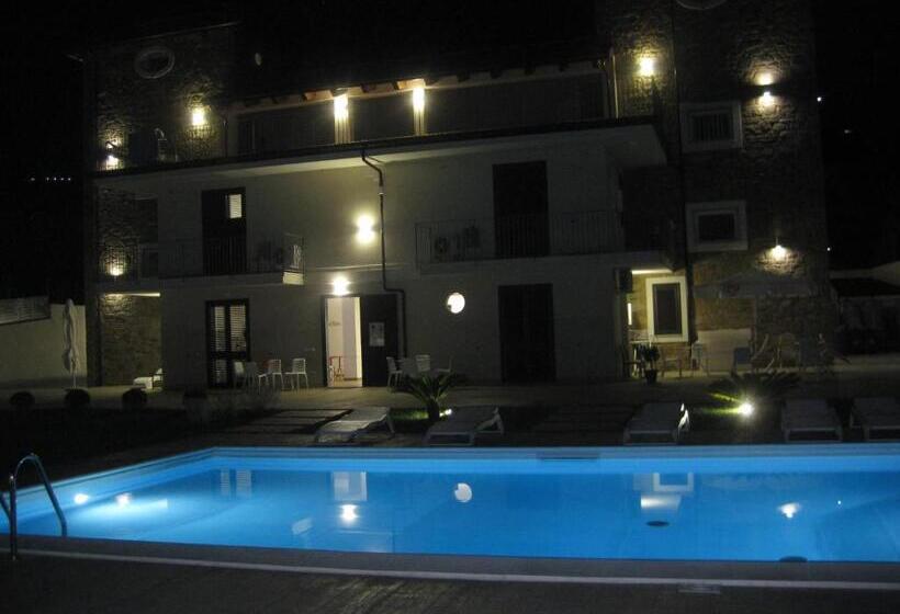 مبيت وإفطار Le Torri Del Cilento