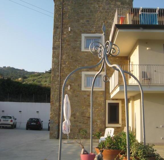 مبيت وإفطار Le Torri Del Cilento