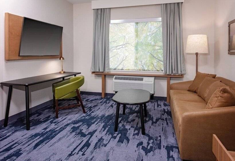Отель Fairfield Inn & Suites By Marriott Queensbury Glens Falls/lake George
