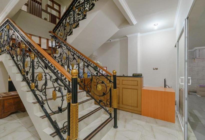 Пансион Reddoorz Near Taman Makam Pahlawan Cikutra