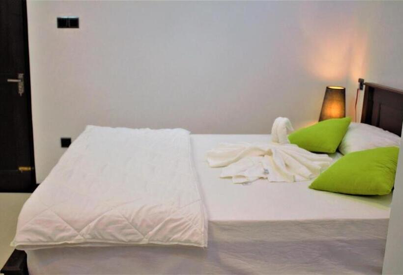 تختخواب و صبحانه Sky White Villa