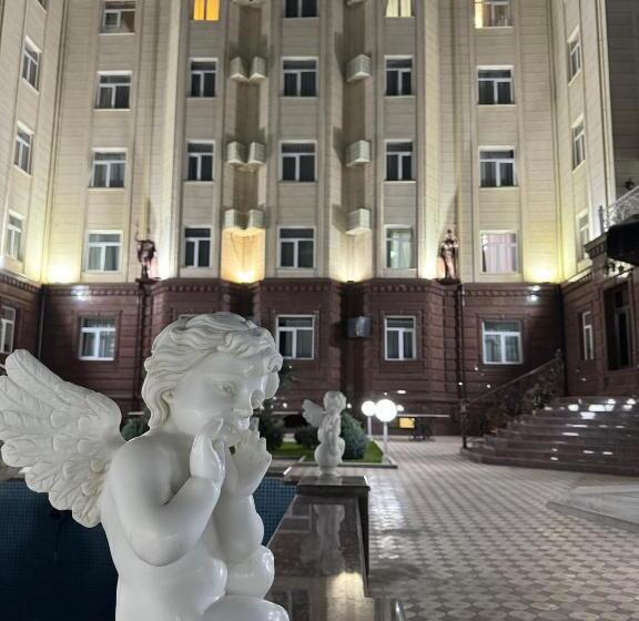 فندق Alexander