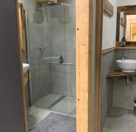 Chalet Hotel La Tuviere Bike Inn