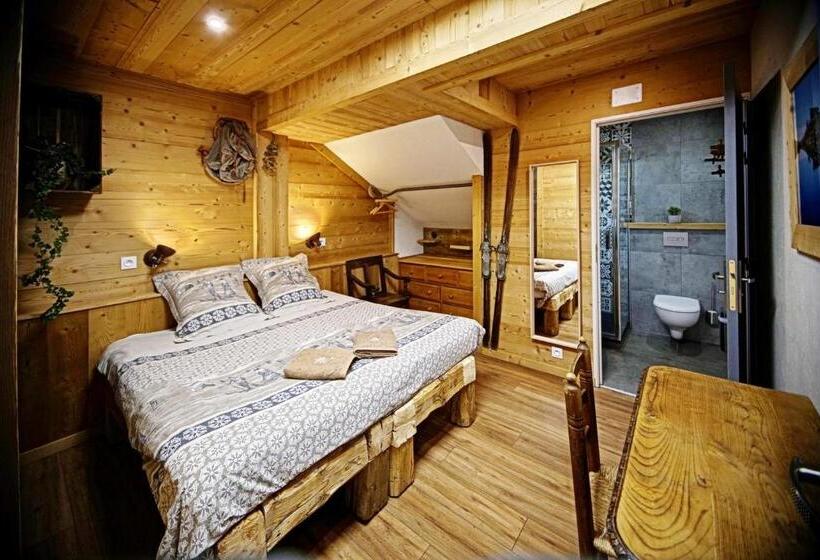 Chalet Hotel La Tuviere Bike Inn
