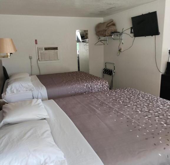 Eight Bar B Motel