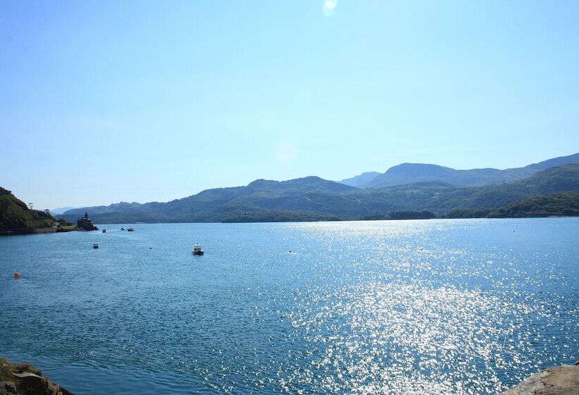 تختخواب و صبحانه Barmouth Beach Club