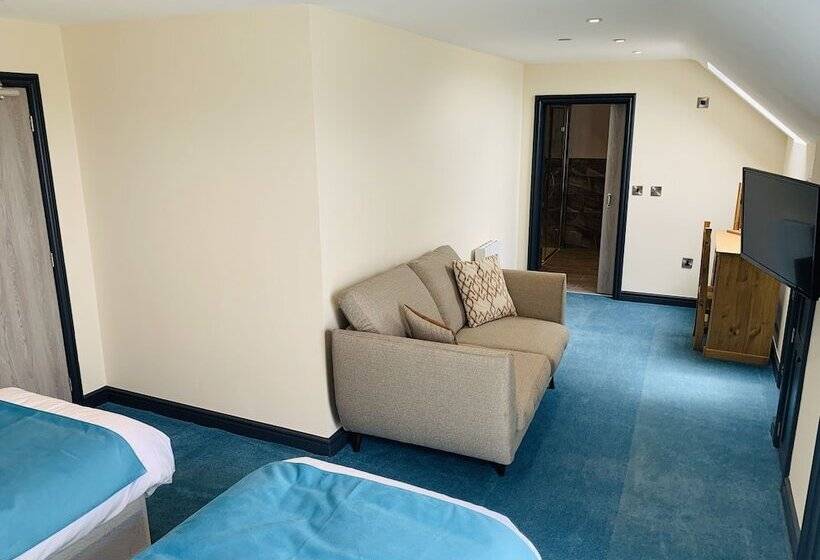 تختخواب و صبحانه Barmouth Beach Club