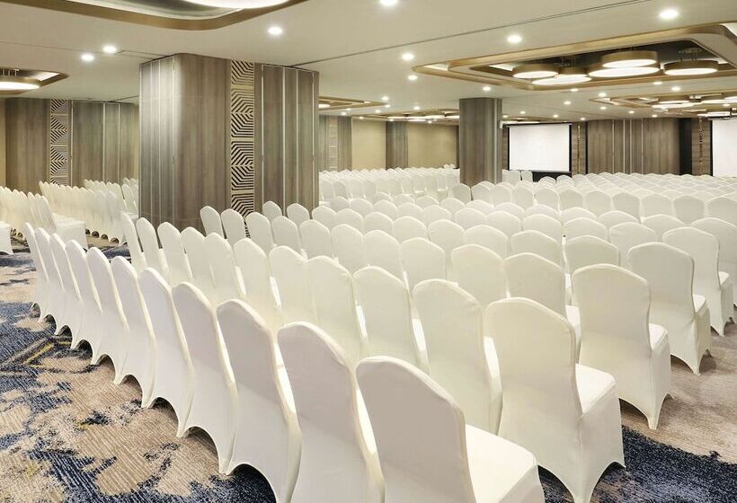 هتل Mercure Makassar Nexa Pettarani