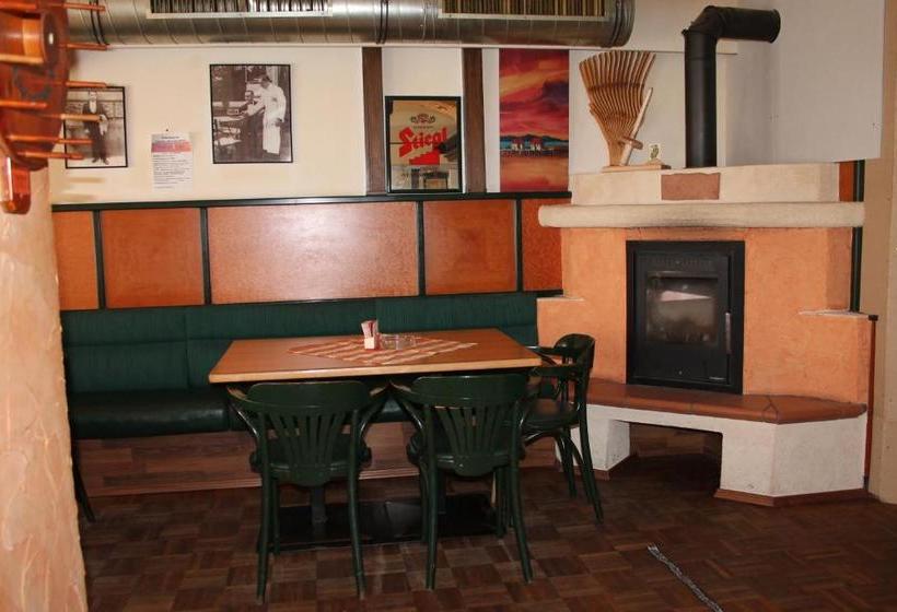 ペンション Gasthof Cafe Risano