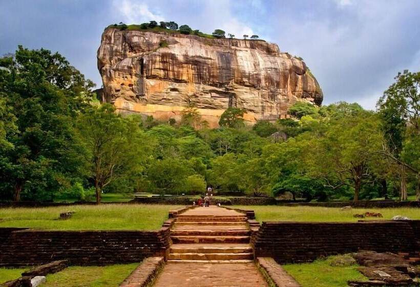 هتل Sigiriya Kingdom Resort