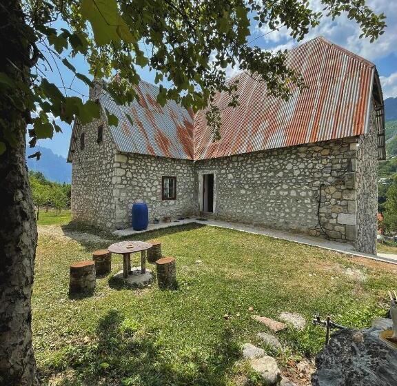 پانسیون Guest House Rrashkadoli