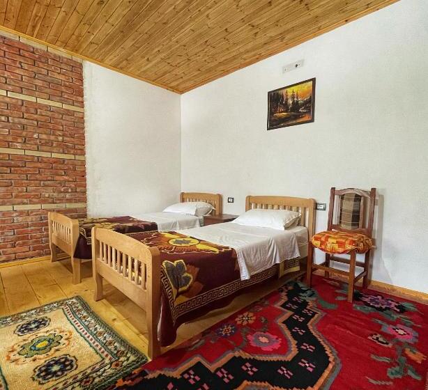 پانسیون Guest House Rrashkadoli