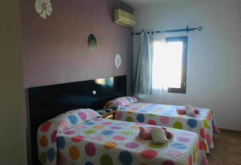 ペンション Hostal Catedritos Ibéricos A 5 Km 154 A 5 Km De Oropesa A 1 Km De Herreruela De Oropesa