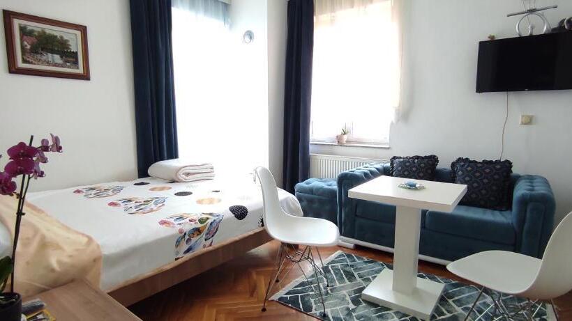 پانسیون Vila Sentić