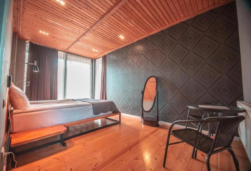 تختخواب و صبحانه Vache