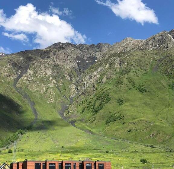 تختخواب و صبحانه Vache