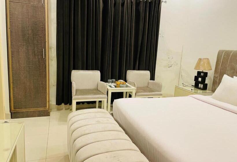 Maryleena Hotel Gulberg