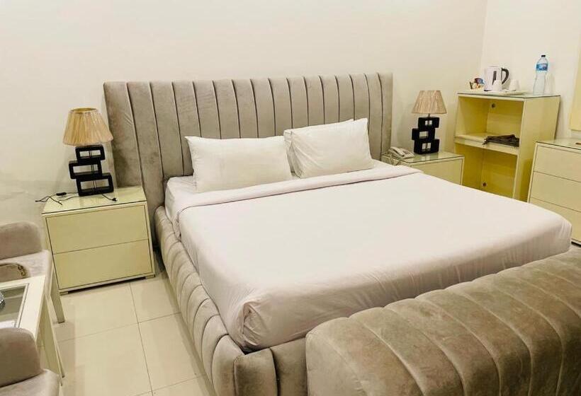 Maryleena Hotel Gulberg