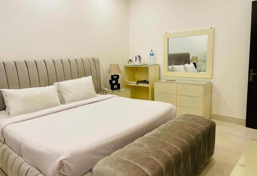 Maryleena Hotel Gulberg