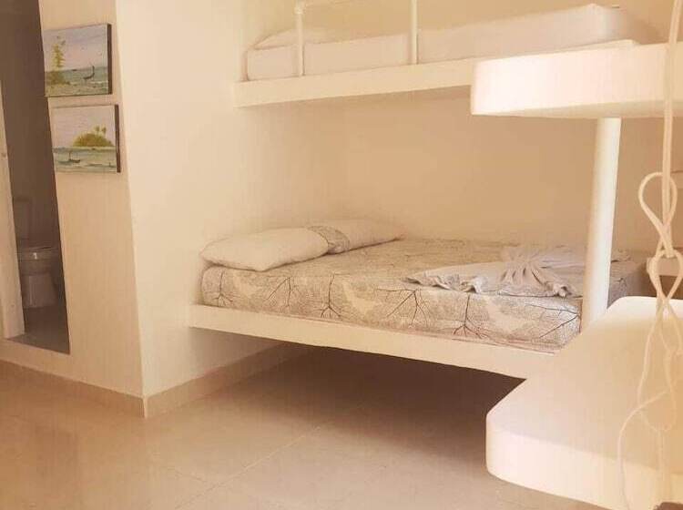 هتل Playa Tiburon