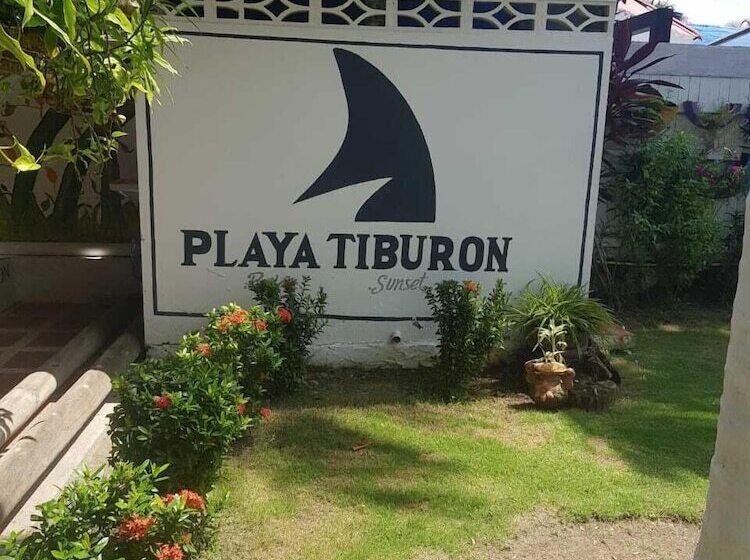 هتل Playa Tiburon