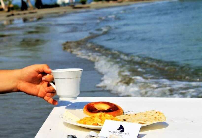 هتل Playa Tiburon