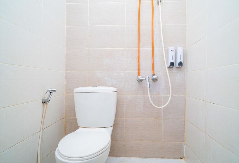 Пансион Reddoorz Syariah Near Marvel City Mall 2