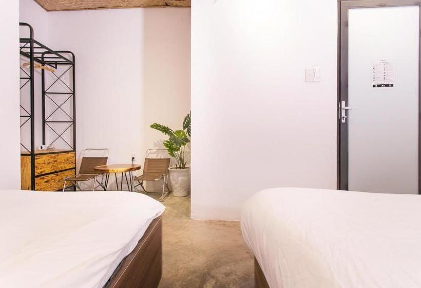Spot On 729 The 90s Hostel