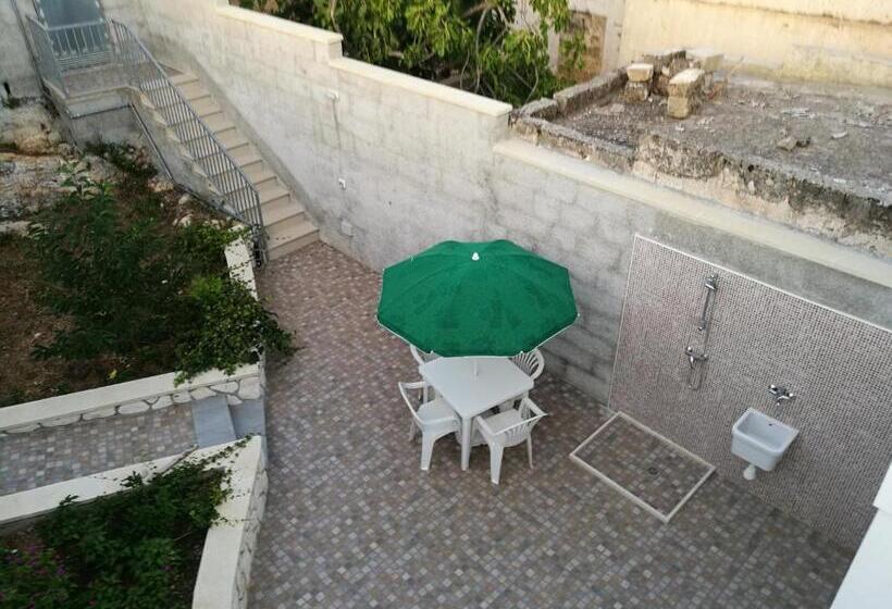 مبيت وإفطار Domus Petrosa