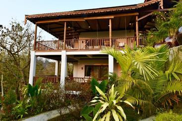 تختخواب و صبحانه Lakeview Lodge Ngapali