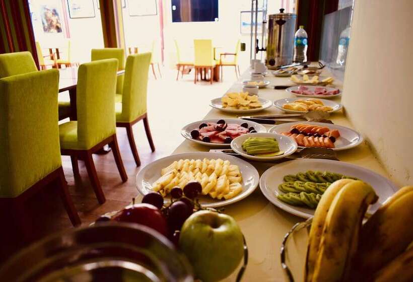 هتل Almudena Suites Uyuni