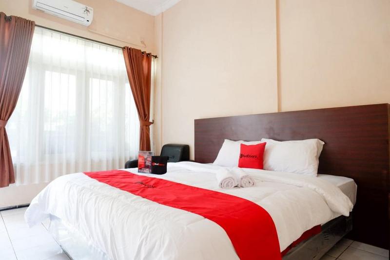 هتل Reddoorz Plus Near Stadion Wijaya Kusuma