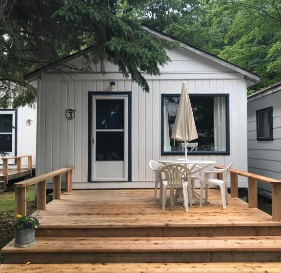 リゾートホテル Beachside On Lake Muskoka