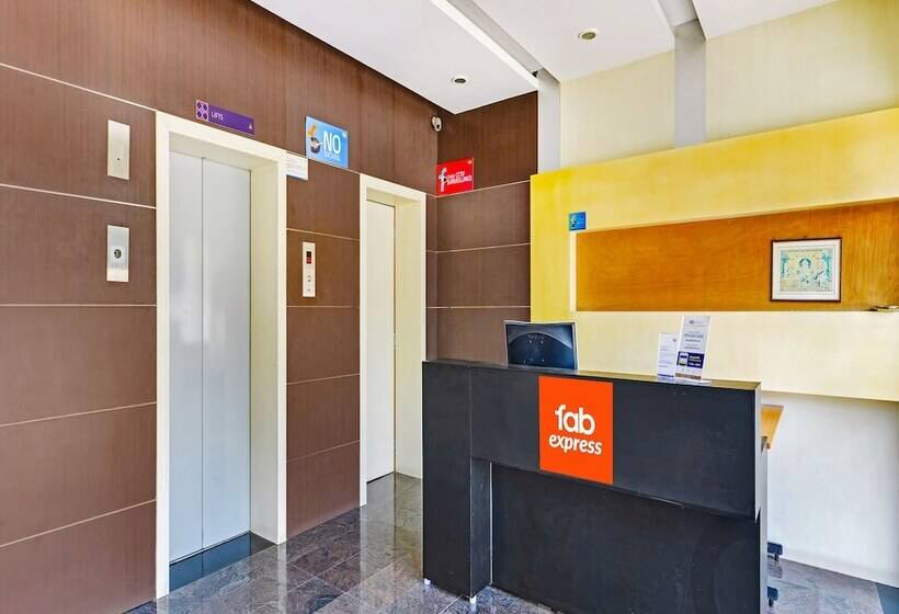 هتل Fabexpress B Zone   Nr Valluvar Kottam Monument & Us Visa Biometrics Center And Us Consulate