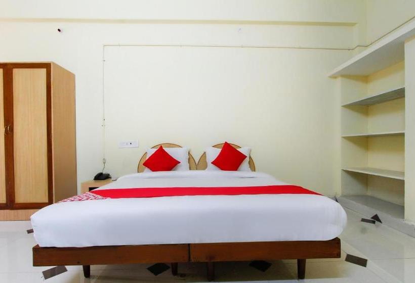 ホテル Oyo 44617 Lassee Plaza Saver