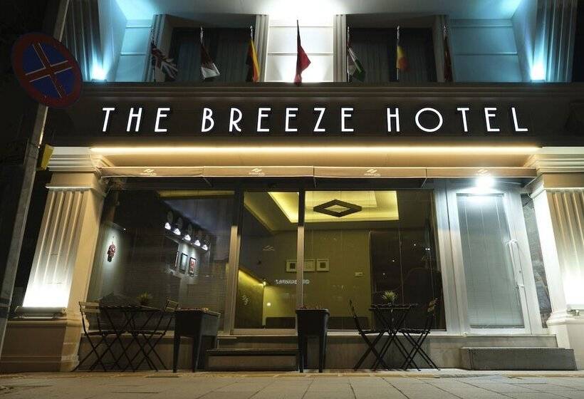 هتل The Breeze