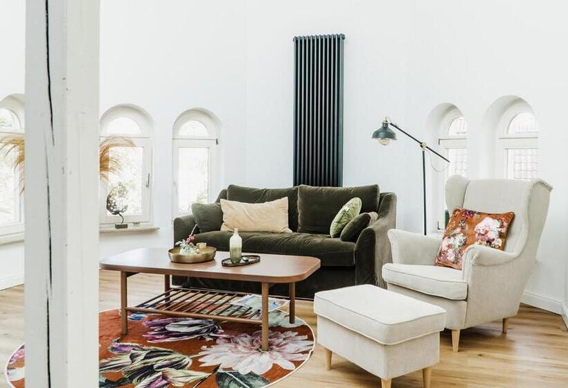 360 Grad Hotel & Bar