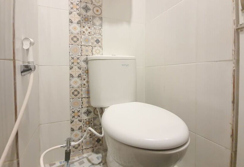 هتل Oyo 621 Vania Residence
