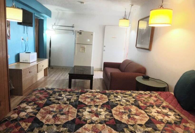 Capri Motel