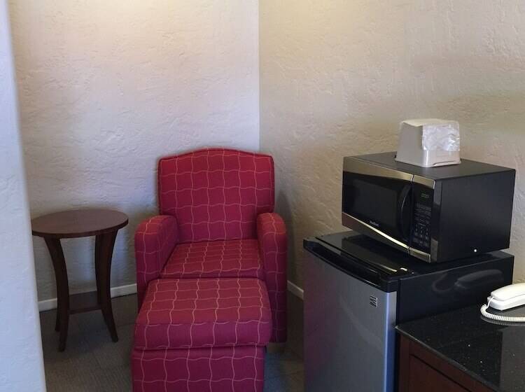 Circle R Motel