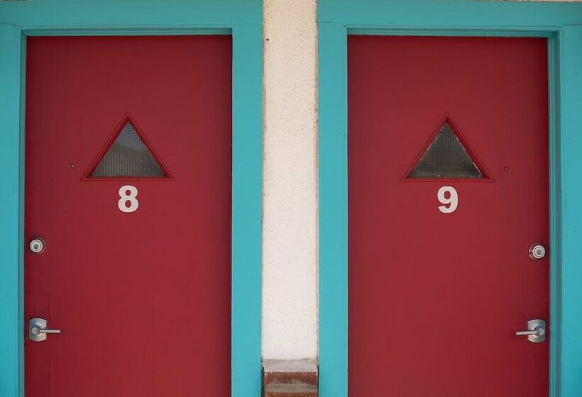Circle R Motel