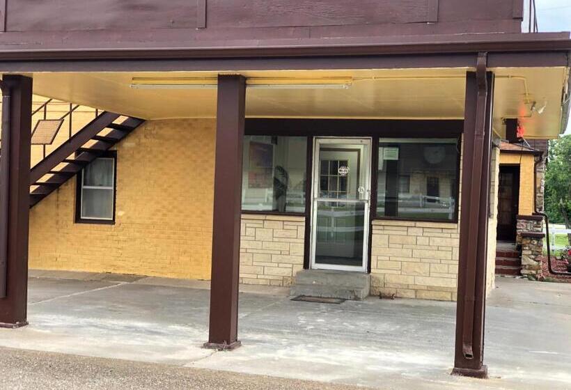 هتل Budget Host Inn   Emporia