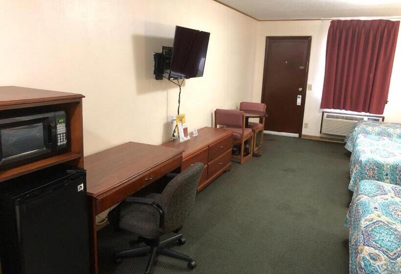 هتل Budget Host Inn   Emporia