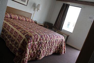هتل Budget Host Inn Bristol