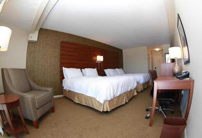 Отель Budget Host Inn & Suites